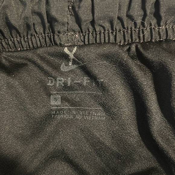 Nike Dri-Fit shorts - Picture 4 of 6